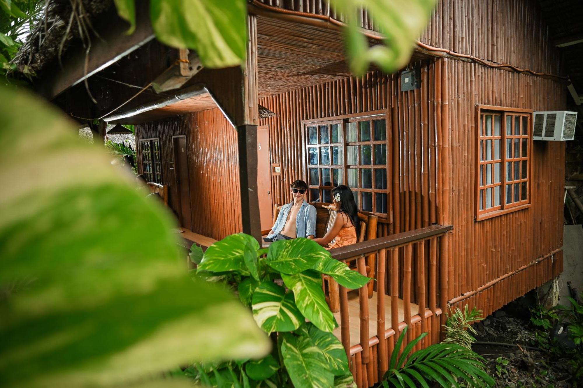 Garden Of Eden Dive Resort Пуэрто-Галера Экстерьер фото