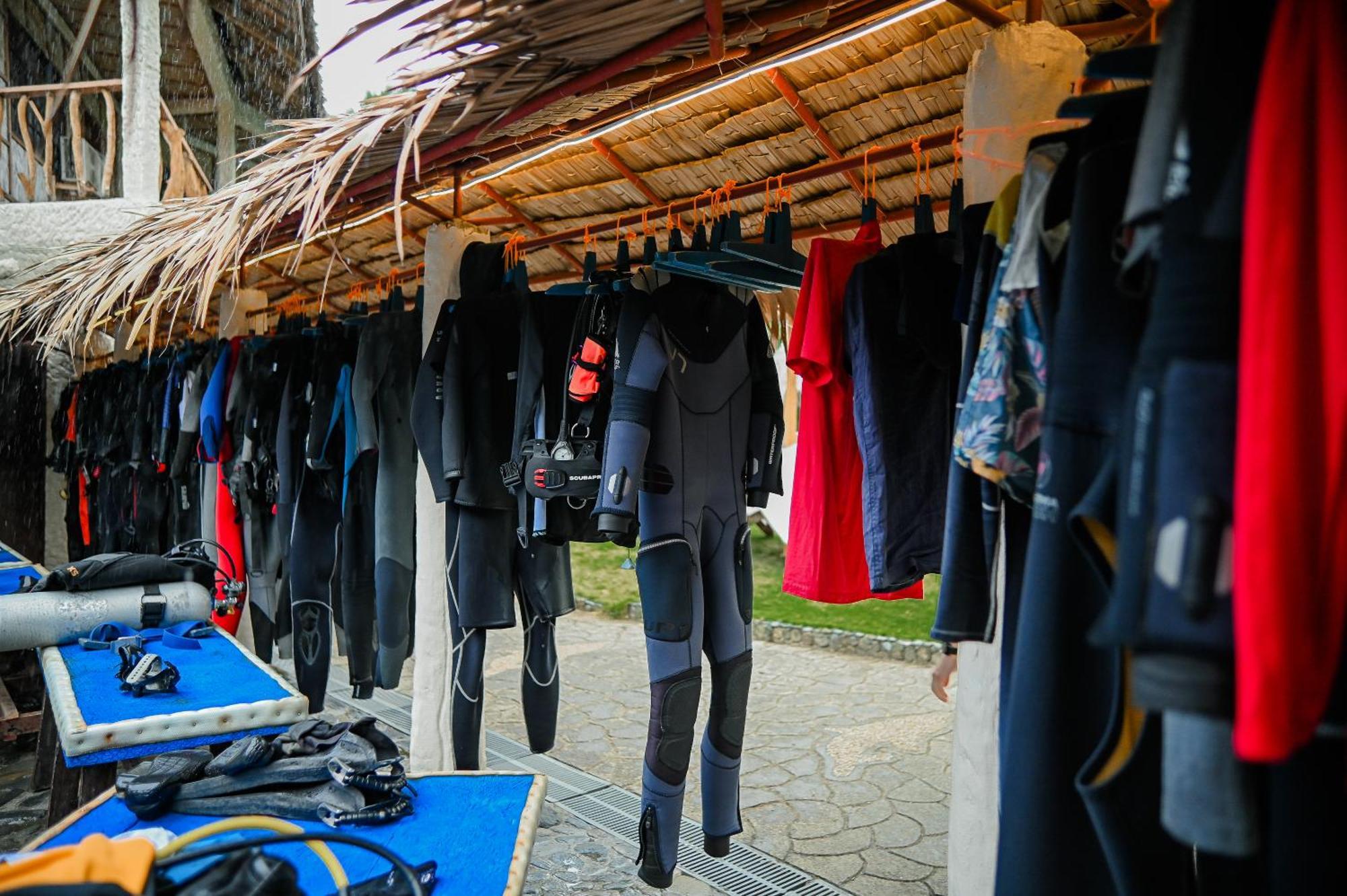 Garden Of Eden Dive Resort Пуэрто-Галера Экстерьер фото
